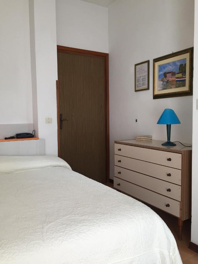 Hotel Halifax Лидо-ди-Езоло Номер фото