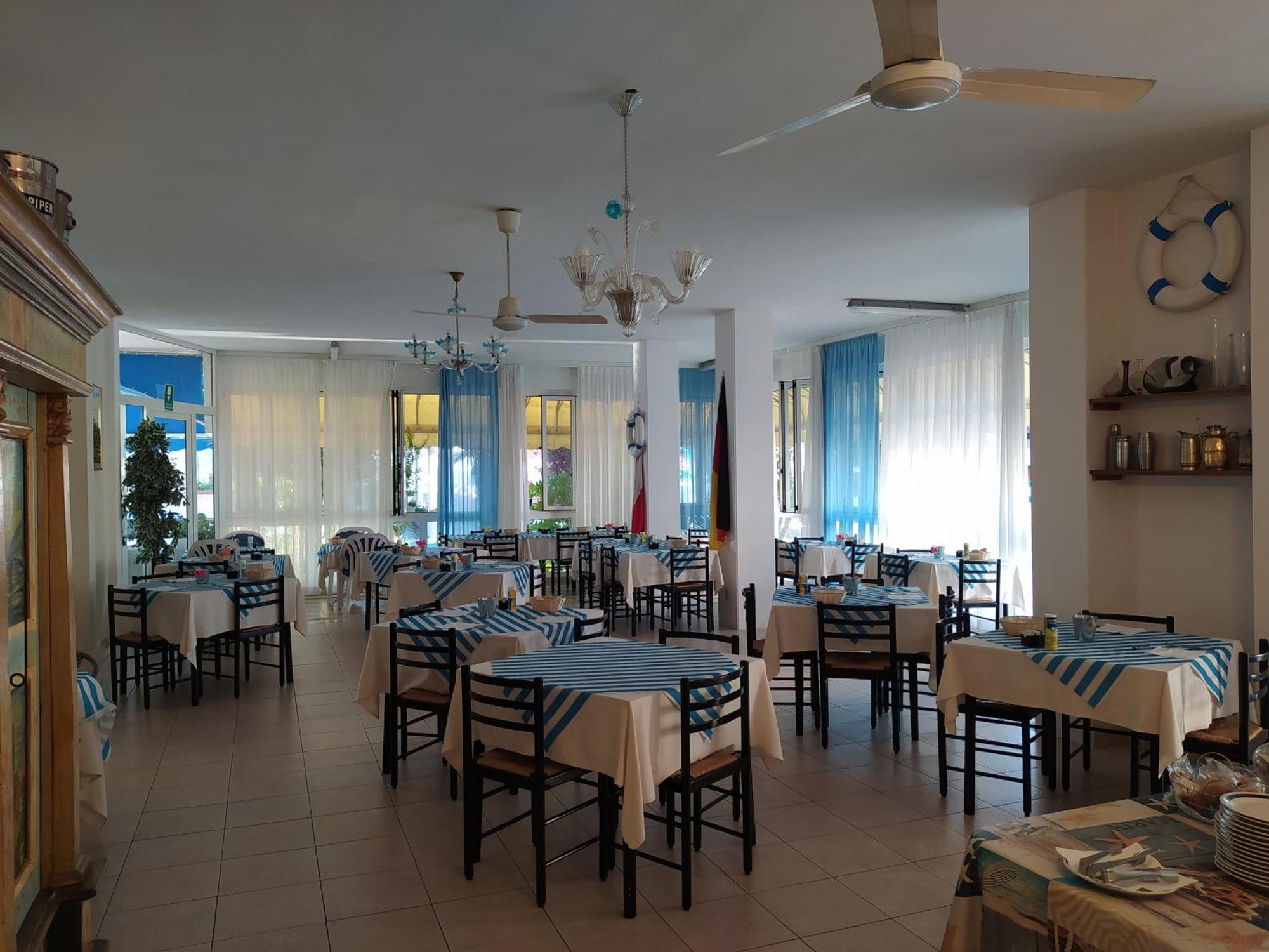 Hotel Halifax Лидо-ди-Езоло Экстерьер фото