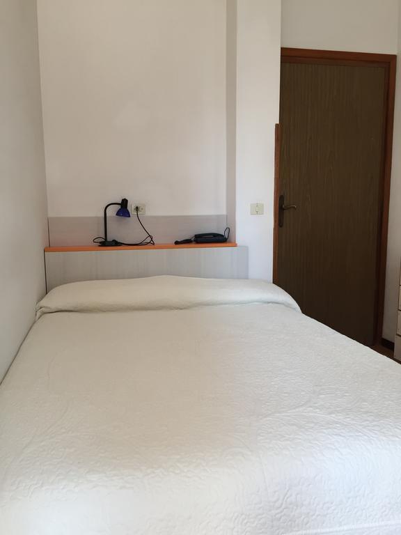 Hotel Halifax Лидо-ди-Езоло Номер фото